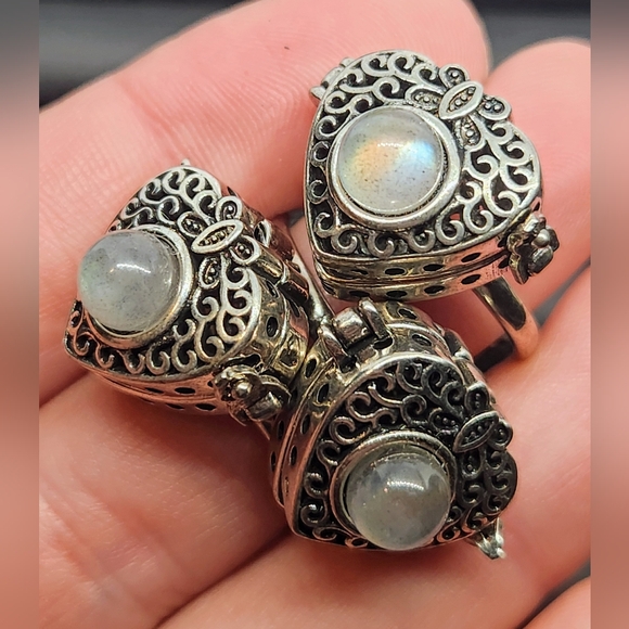 Genuine Labradorite Poison Ring, Vintage Style Adjustable Ring - Picture 2 of 7